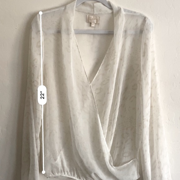 Rieley White Draped  Top/blouse size M - Picture 7 of 7